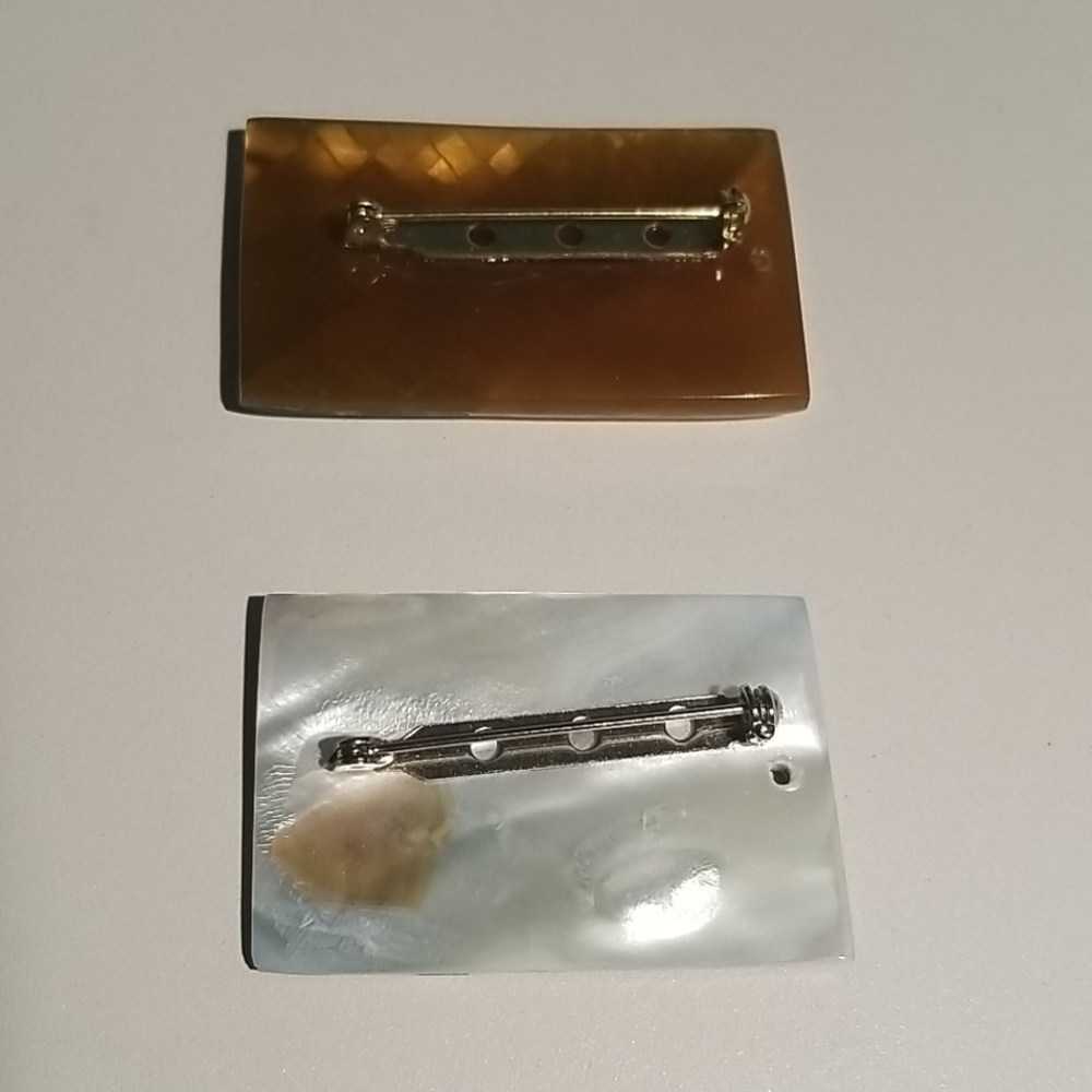 Mother of Pearl Pins/Pendants Pair - Picture 2 of 4